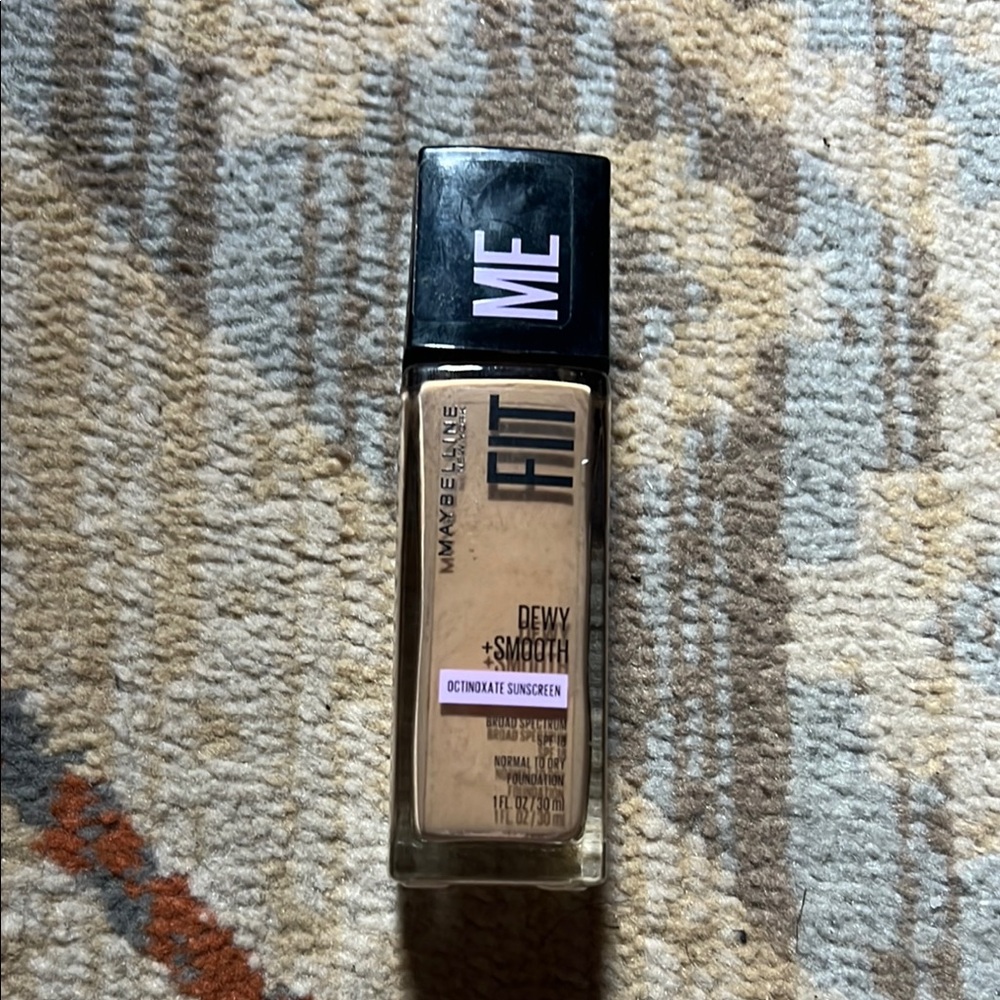 Maybelline Fit Me Dewy + Smooth Foundation - Cream